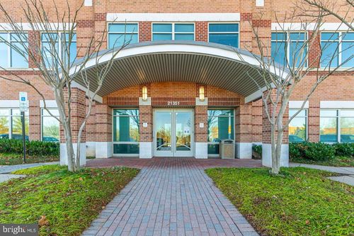 215-21351 Gentry Dr, STERLING, VA, 20166-8512 | Card Image