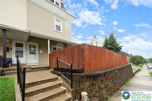20 N 3rd St, Coplay, PA, 18037-1502 | Card Image