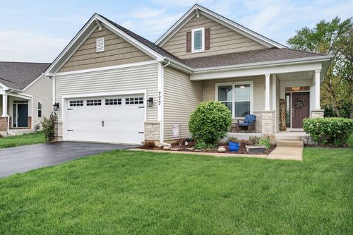 777 W Fairway Dr, Addison, IL, 60101-2339 | Card Image