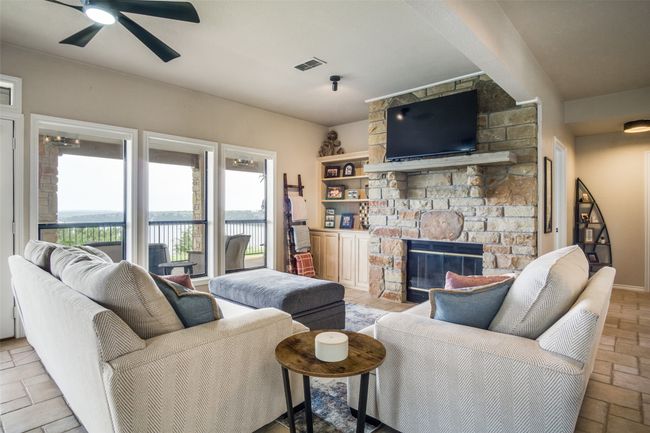 101 Eagle Pt, Condo with 2 bedrooms, 2 bathrooms and null parking in Graford TX | Image 9