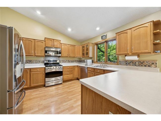 1110 Partridge Ln, House other with 5 bedrooms, 4 bathrooms and 4 parking in Hudson WI | Image 6