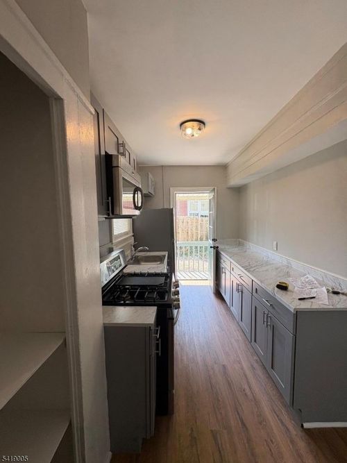 apt-2-136 Main St, Flemington, NJ, 08822-1653 | Card Image