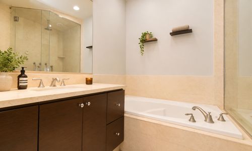 4a-1926 N Lincoln Park W, Chicago, IL, 60614-8017 | Card Image