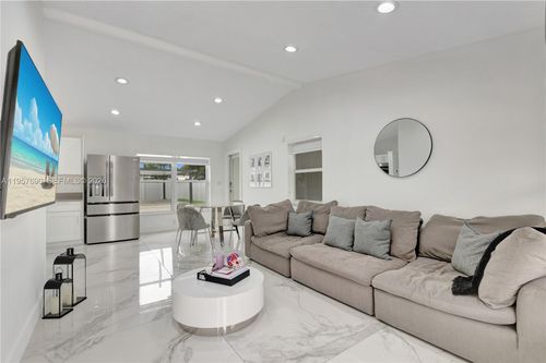 1021 22nd Ave, Fort Lauderdale, FL, 33312-3041 | Card Image