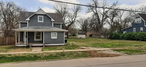 615 Church St, Neodesha, KS, 66757-1440 | Card Image