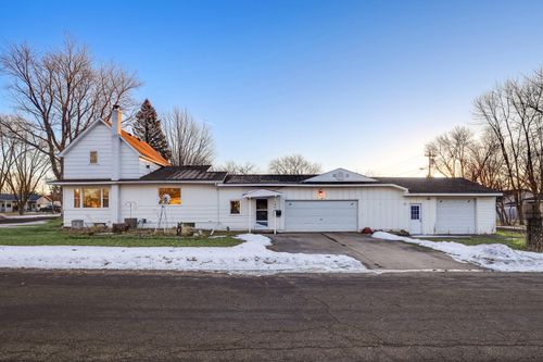 1804 15th St E, Glencoe, MN, 55336-1811 | Card Image