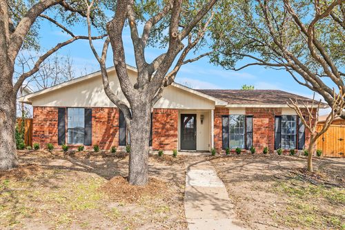 2120 Courtland Cir, Carrollton, TX, 75007-3243 | Card Image