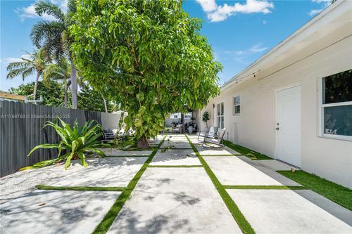 1245 Ne 154th St, North Miami Beach, FL, 33162-5854 | Card Image