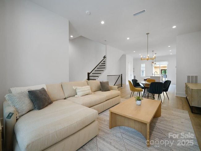 Living Room | Image 17