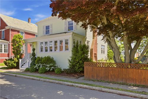 138 Gibbs Ave, Newport, RI, 02840-2240 | Card Image