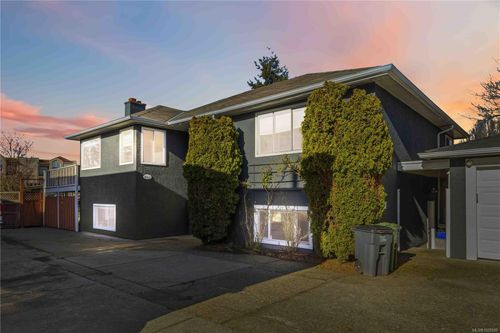 b-3002 Cedar Hill Rd, Victoria, BC, V8T3J3 | Card Image