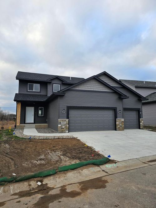 971 45th Ave Ne, Saint Cloud, MN, 56304-4666 | Card Image