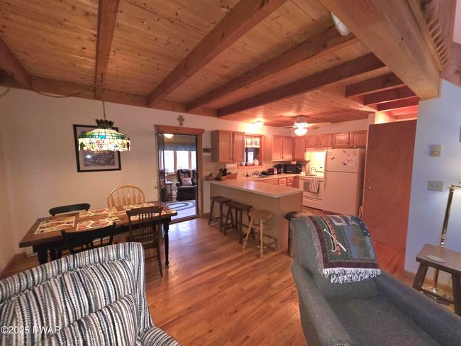Kitchen/Dining Room | Image 7