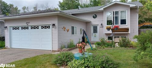 1087 Arnold St, Belle Ewart, ON, L0L1W0 | Card Image