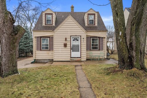 4521 S Lenox St, Milwaukee, WI, 53207-5243 | Card Image