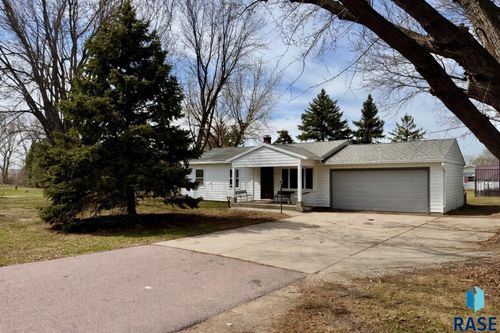 5413 N French Ave Avenue, Sioux Falls, SD, 57104 | Card Image