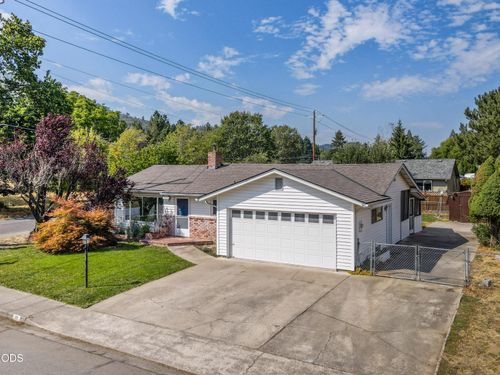 101 Hickory Dr, Rogue River, OR, 97537-9625 | Card Image