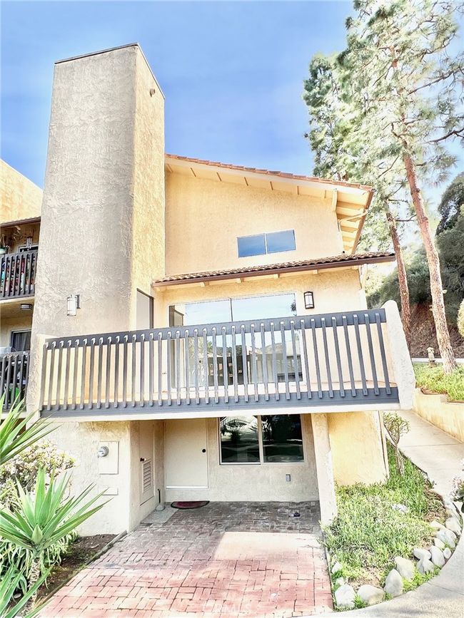 64 Avalon Terrace Rd, Condo with 2 bedrooms, 3 bathrooms and 1 parking in Avalon CA | Image 36