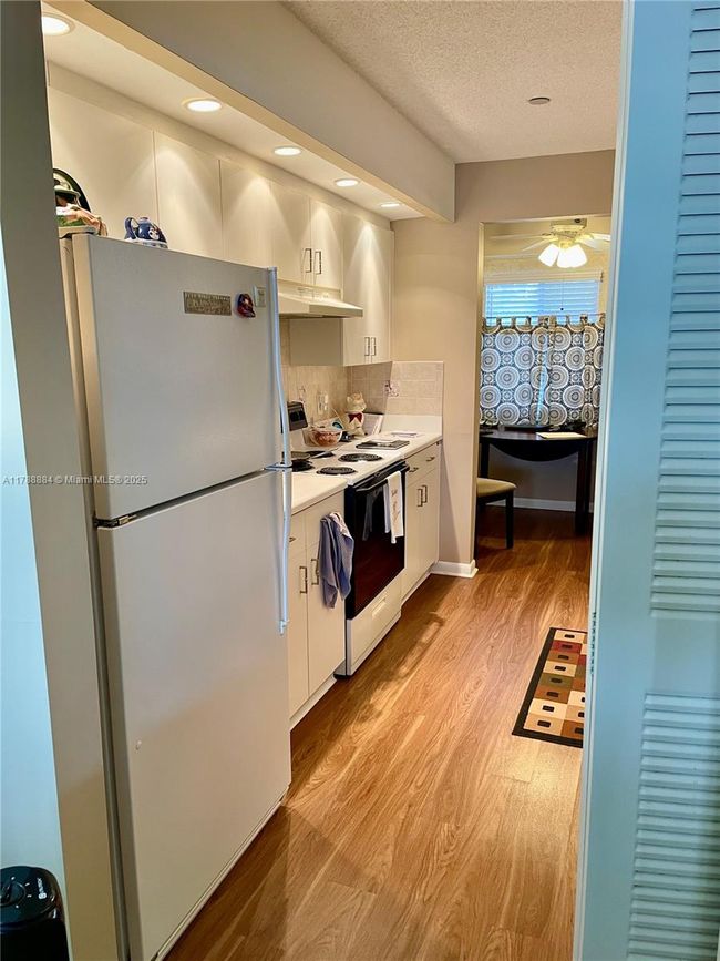 APT-404K - 1001 Sw 141 St Ave, Condo with 2 bedrooms, 2 bathrooms and null parking in Pembroke Pines FL | Image 5