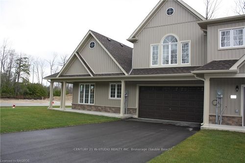 81 Division St, Southampton, ON, N0H | Card Image