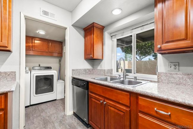 17595 Fairlie Rd, Townhouse with 3 bedrooms, 3 bathrooms and 3 parking in San Diego CA | Image 10