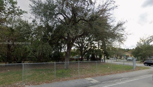 2226 Nw 46th St, Miami, FL, 33142-4632 | Card Image