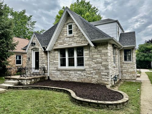 2346 S 57th St, WEST ALLIS, WI, 53219-2214 | Card Image