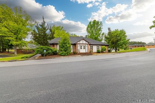 413 Bracey Ln, South Hill, VA, 23970-1632 | Card Image