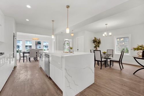 213 Ashland Ave, River Forest, IL, 60305-2107 | Card Image