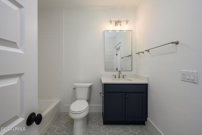 Guest Bath II ~ 3 The Horseshoe | Image 22
