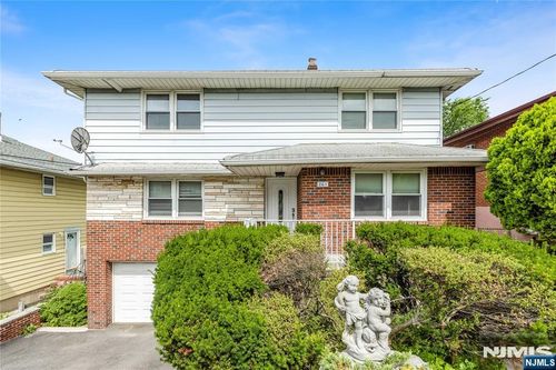 261 10th St, Palisades Park, NJ, 07650-2967 | Card Image