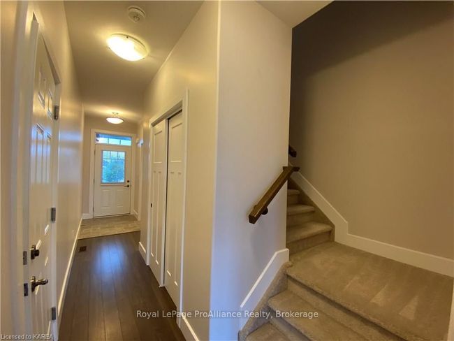 201 Pratt Dr, House attached with 3 bedrooms, 2 bathrooms and 3 parking in Amherstview ON | Image 19