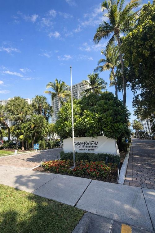 1037-20505 E Country Club Dr, Aventura, FL, 33180-3057 | Card Image