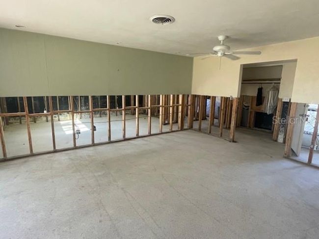 5365 Dover St Ne, House other with 3 bedrooms, 2 bathrooms and null parking in St Petersburg FL | Image 15