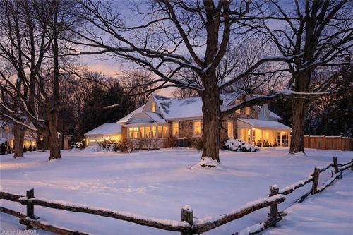 320 Whitmore Dr, Waterloo, ON, N2K1X4 | Card Image