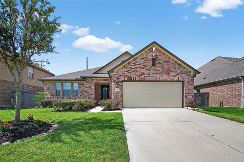 2726 Tumlinson Dr, Fresno, TX, 77545-2182 | Card Image