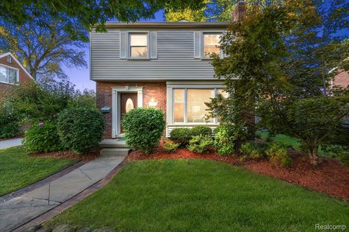 13154 Kingston Ave, Huntington Woods, MI, 48070-1017 | Card Image