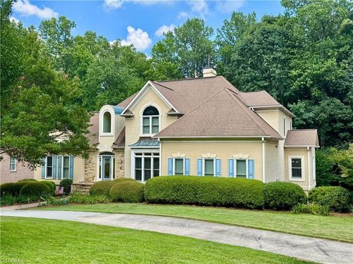 113 Finborough Ct, Kernersville, NC, 27284-8382 | Card Image