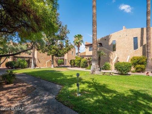 558 N Dodge Blvd, Tucson, AZ, 85716-5162 | Card Image