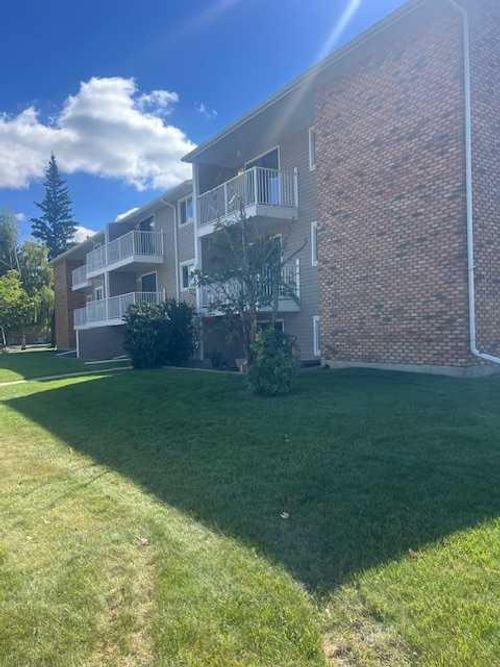 101-49 Bennett St, Red Deer, AB, T4R1V4 | Card Image