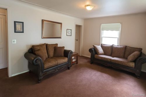 2614 Trumbull Ave, Flint, MI, 48504-2704 | Card Image