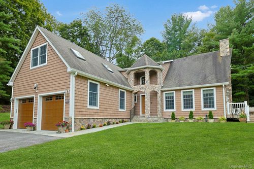 100 Old Farm Rd N, Chappaqua, NY, 10514-3706 | Card Image