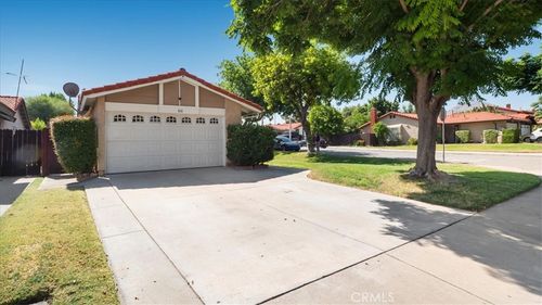 810 Santa Fe Ln, Colton, CA, 92324-6337 | Card Image