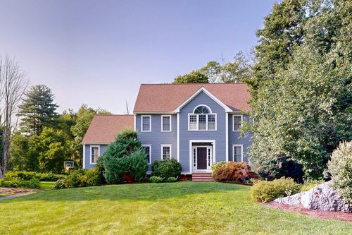 79 Summer St, South Walpole, MA, 02071-1042 | Card Image