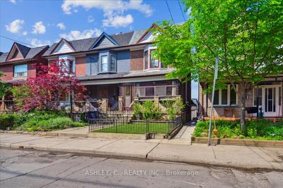 258 Perth Ave, Home with 3 bedrooms, 2 bathrooms and 2 parking in Toronto ON | Image 1