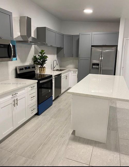 215-9346 S Belfort Cir, Tamarac, FL, 33321-1824 | Card Image