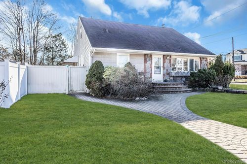 2864 Wilson Ave, Bellmore, NY, 11710-3458 | Card Image