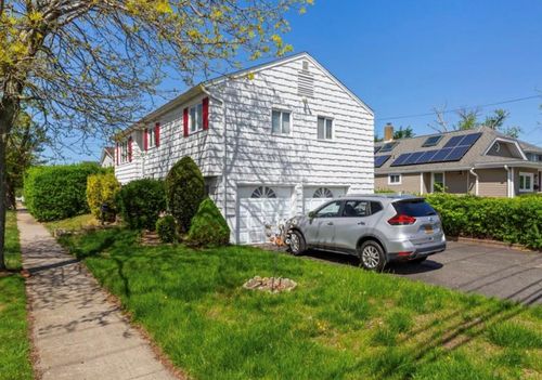 1001 Van Buren St, Baldwin, NY, 11510-4942 | Card Image