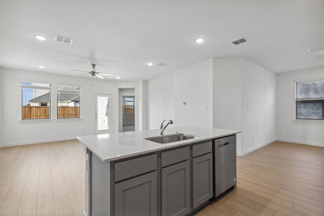 902 Pine Beach Dr, House other with 4 bedrooms, 3 bathrooms and null parking in Mckinney TX | Image 6