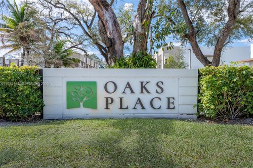 5467 W Oak Way, Fort Lauderdale, FL, 33314-7572 | Card Image
